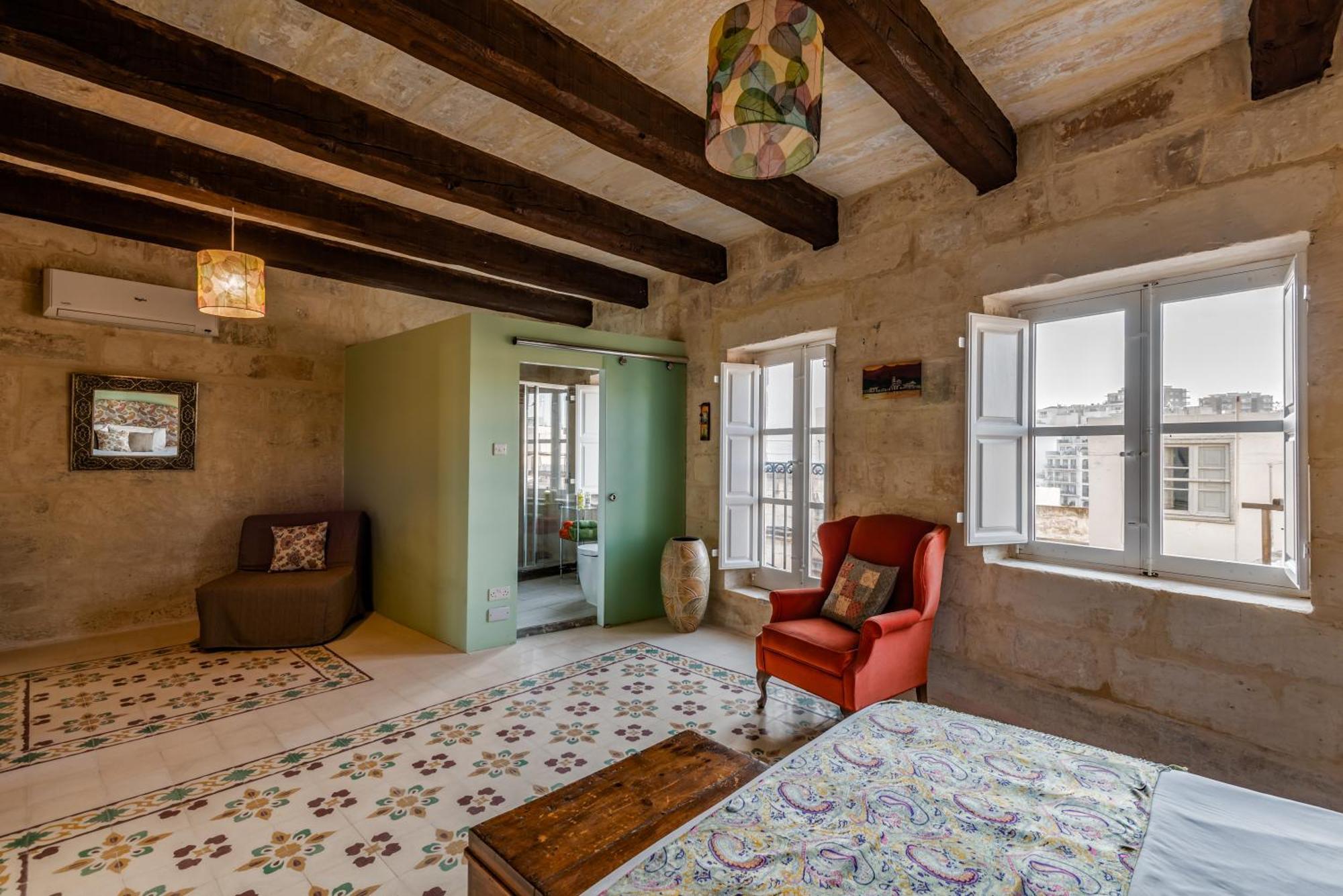 The Stonehouse Bed & Breakfast Saint Julian's Bagian luar foto