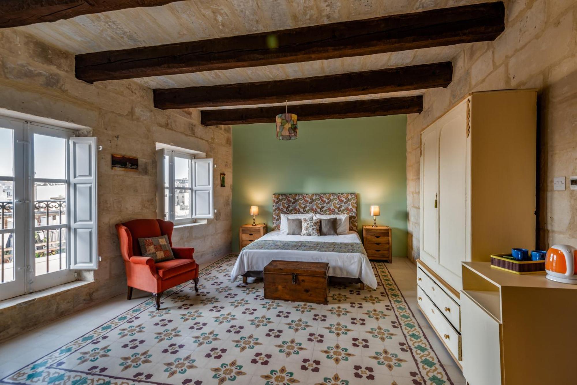 The Stonehouse Bed & Breakfast Saint Julian's Bagian luar foto