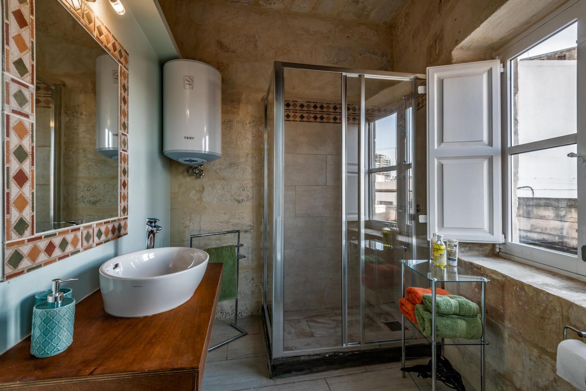The Stonehouse Bed & Breakfast Saint Julian's Bagian luar foto