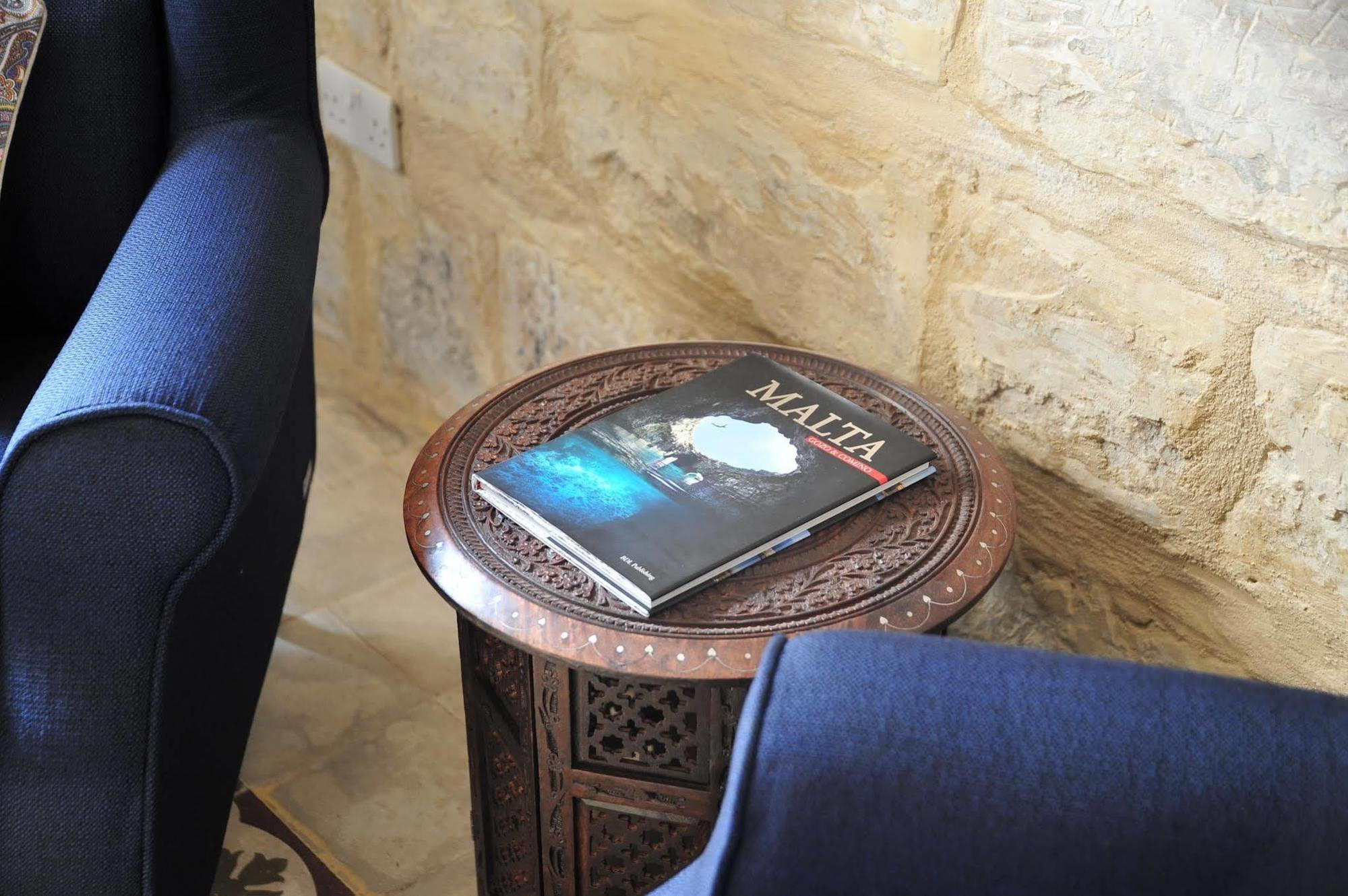 The Stonehouse Bed & Breakfast Saint Julian's Bagian luar foto