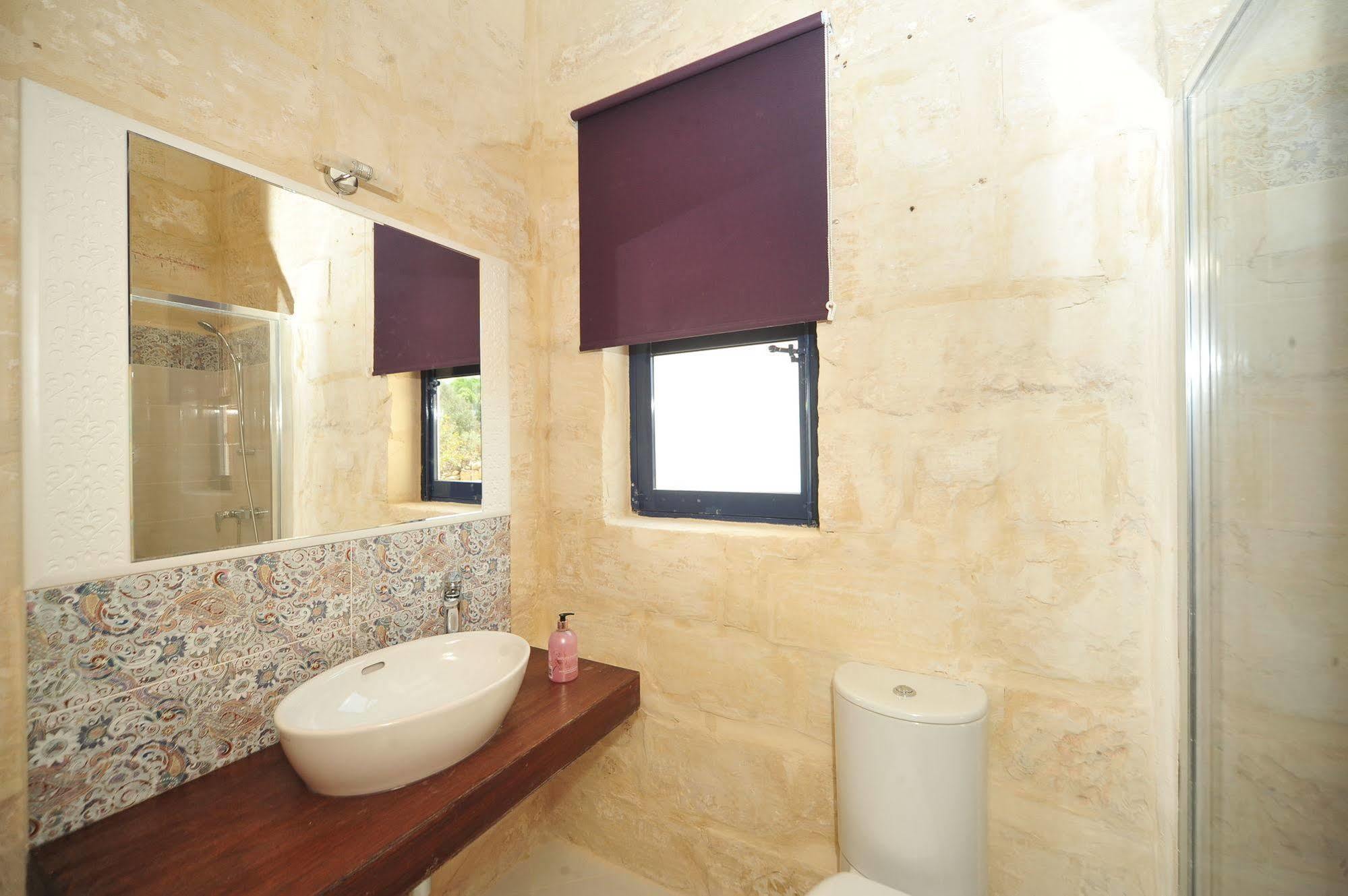 The Stonehouse Bed & Breakfast Saint Julian's Bagian luar foto