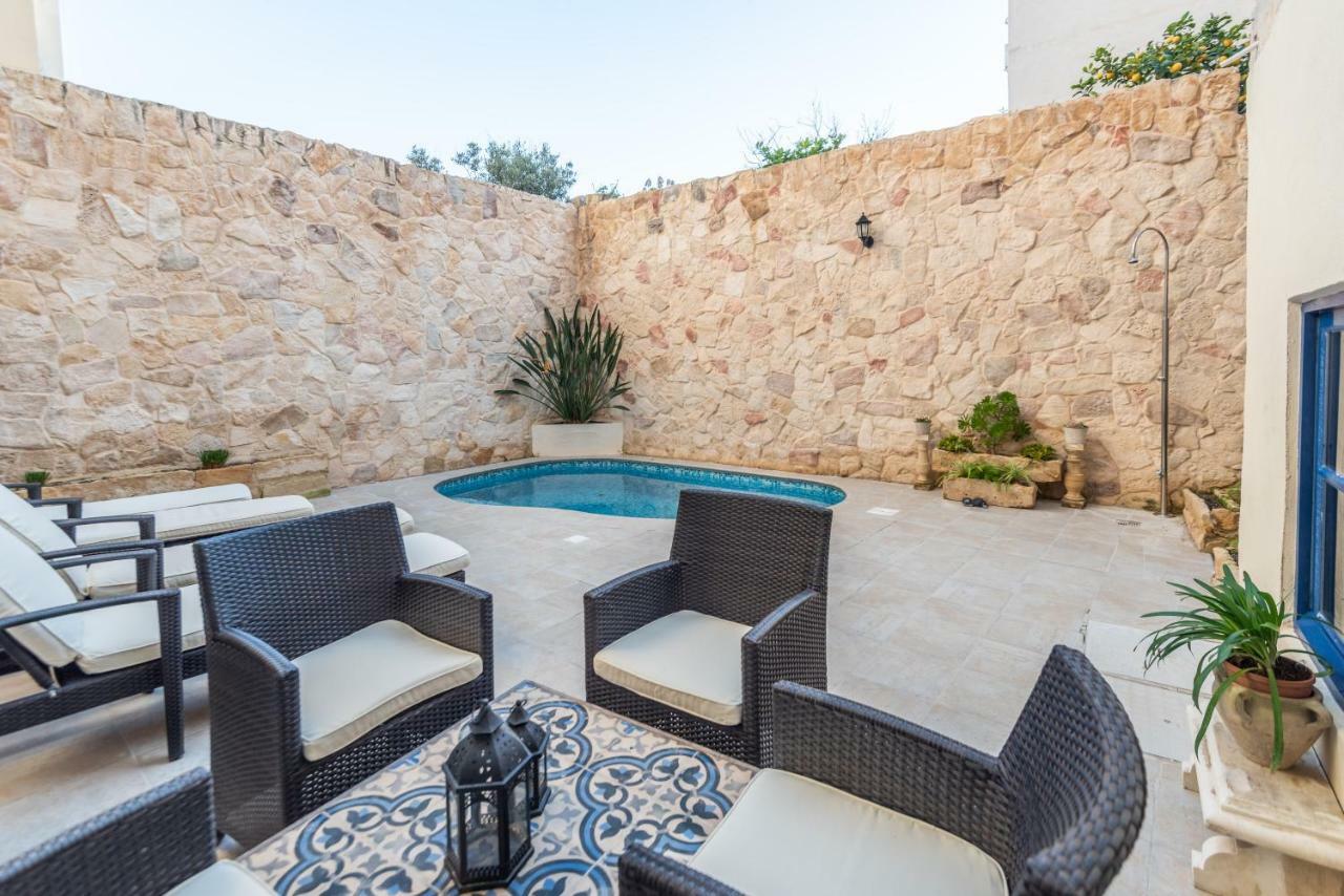 The Stonehouse Bed & Breakfast Saint Julian's Bagian luar foto