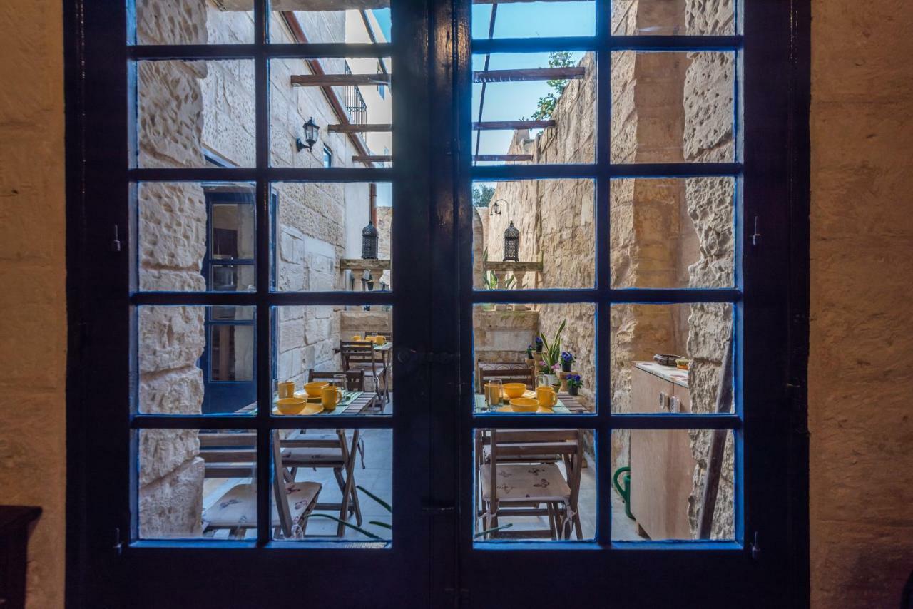The Stonehouse Bed & Breakfast Saint Julian's Bagian luar foto